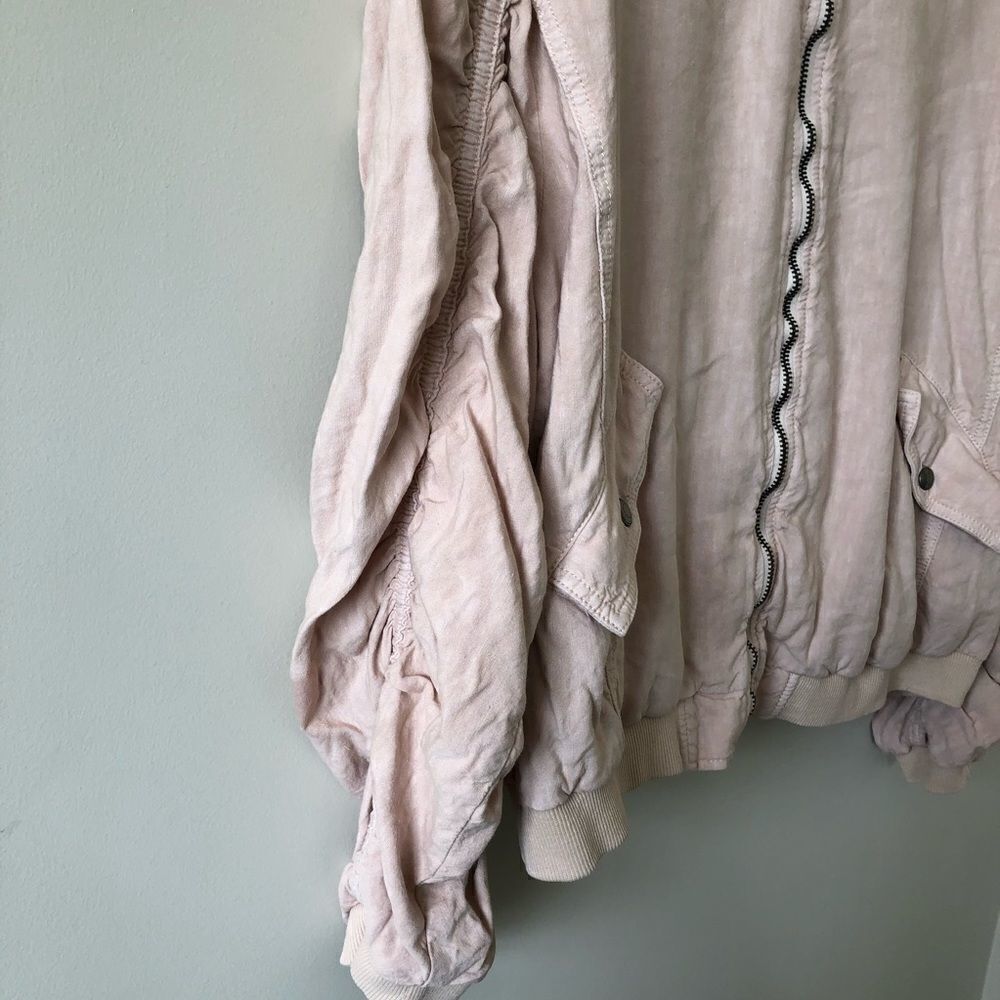 Free PEOPLE - Ruched Linen Bomber Jacket - Picture 4 of 8